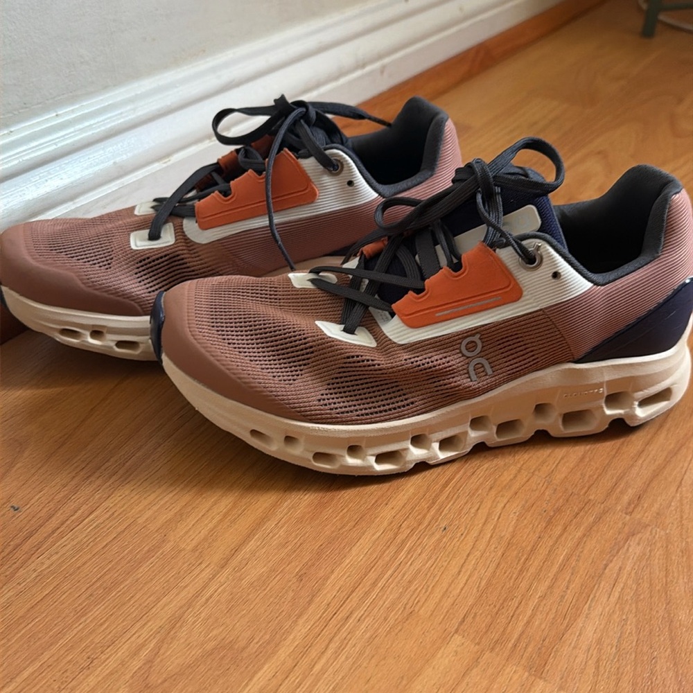 On Cloudstratus Women Shoes Brand New